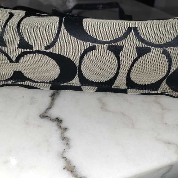 Coach purse - Picture 3 of 5